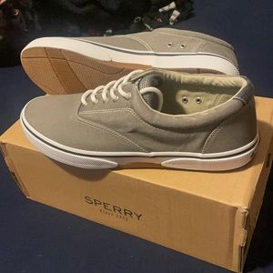 BRAND NEW, never worn - Gray Sperry - size 11 - men’s